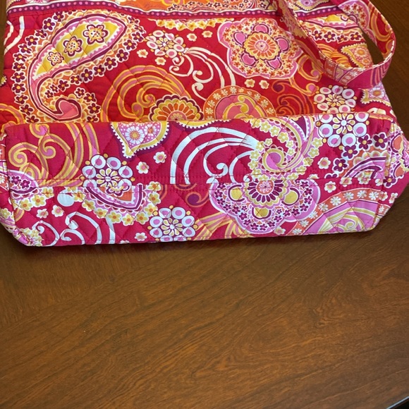 VERA BRADLEY Button Tote Paisley Print in Red Raspberry Fizz. Retired. EUC - Picture 5 of 5
